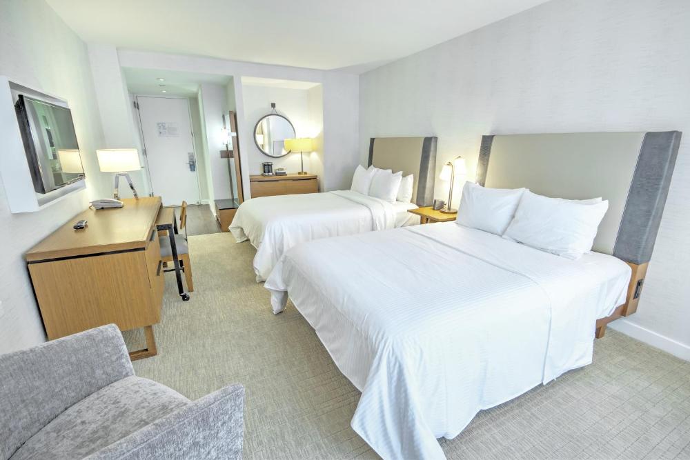 Double Room with Two Queen Beds interior